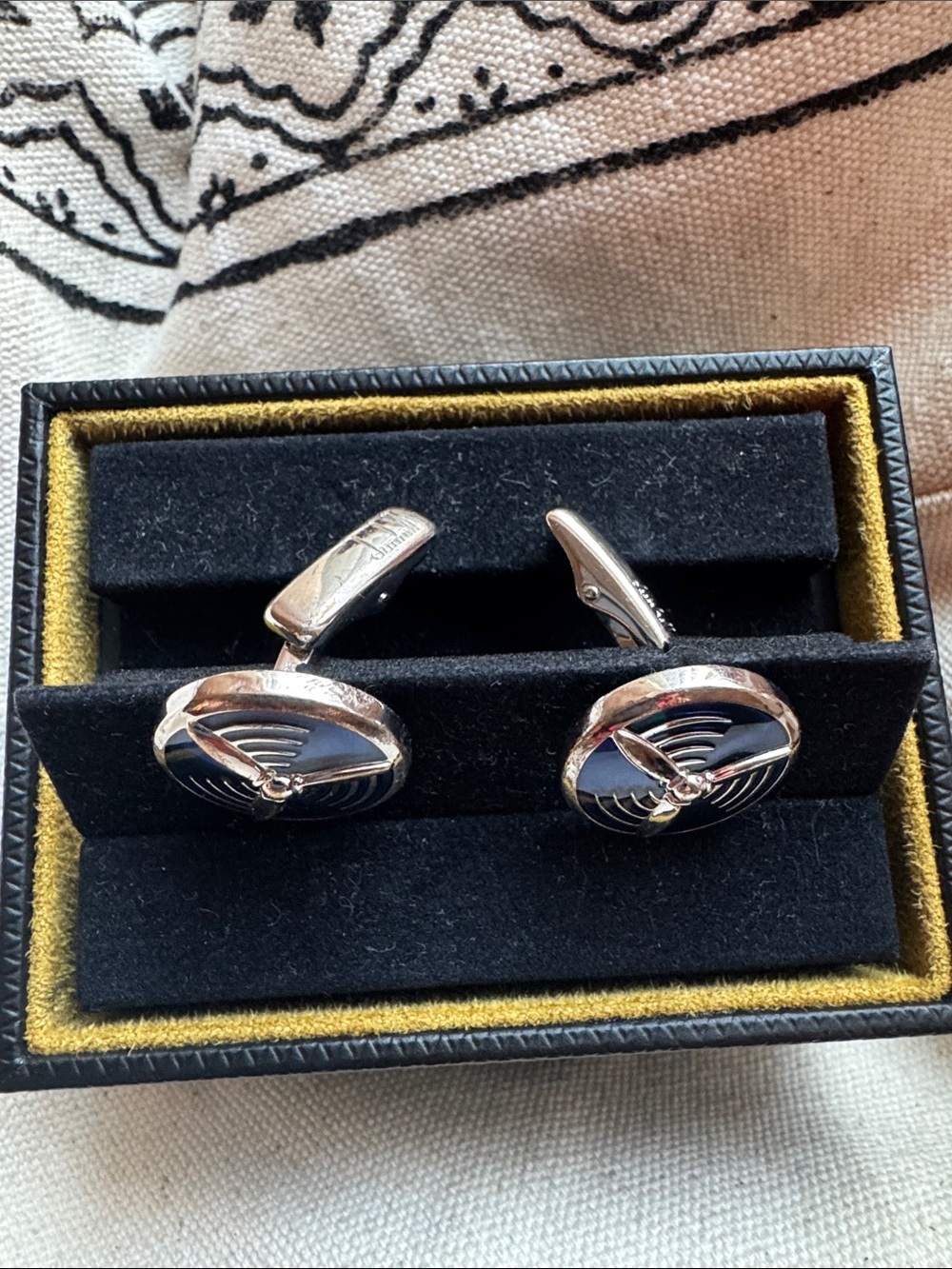 Cufflinks - Picture 3 of 6